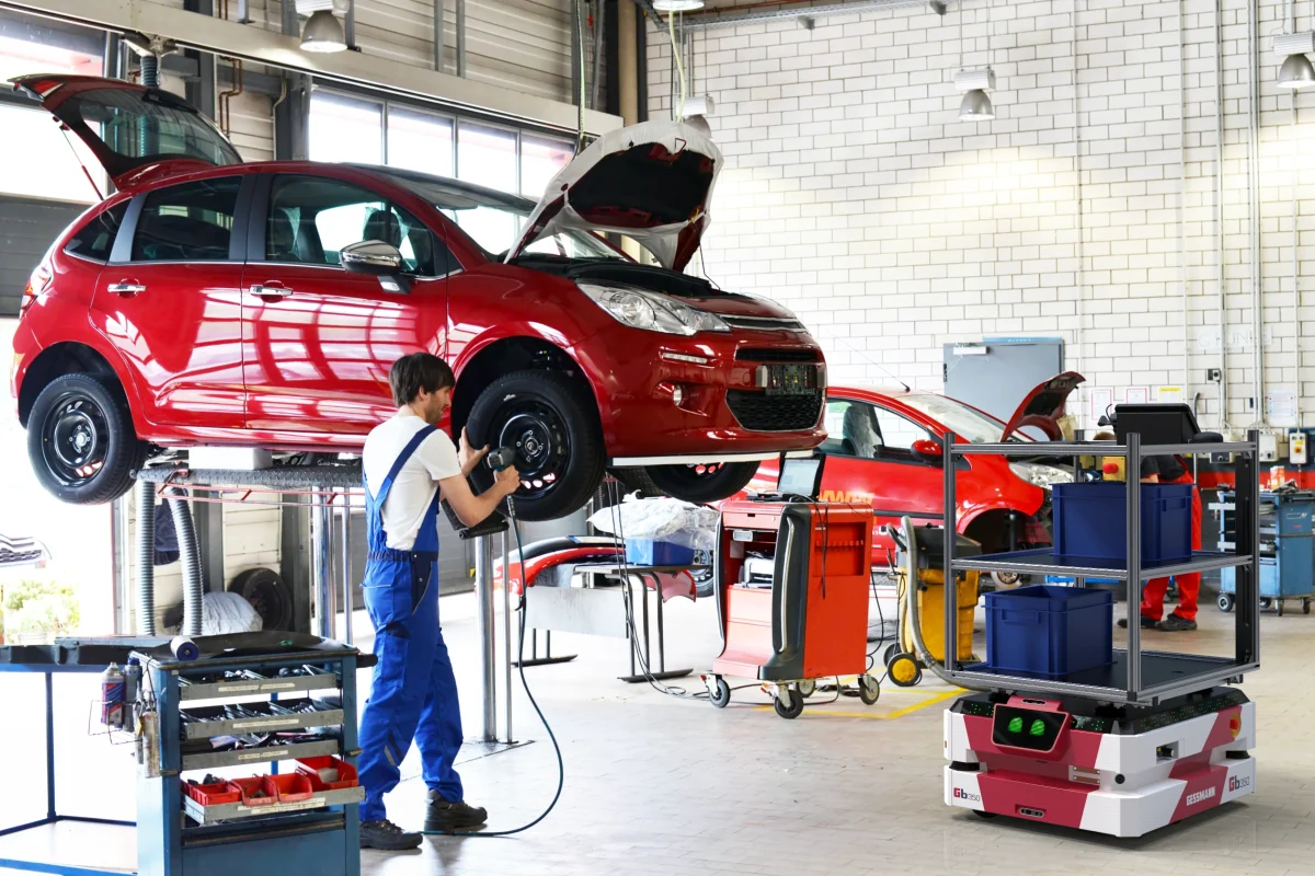 Gessbot mit Regal in einer Autowerkstatt